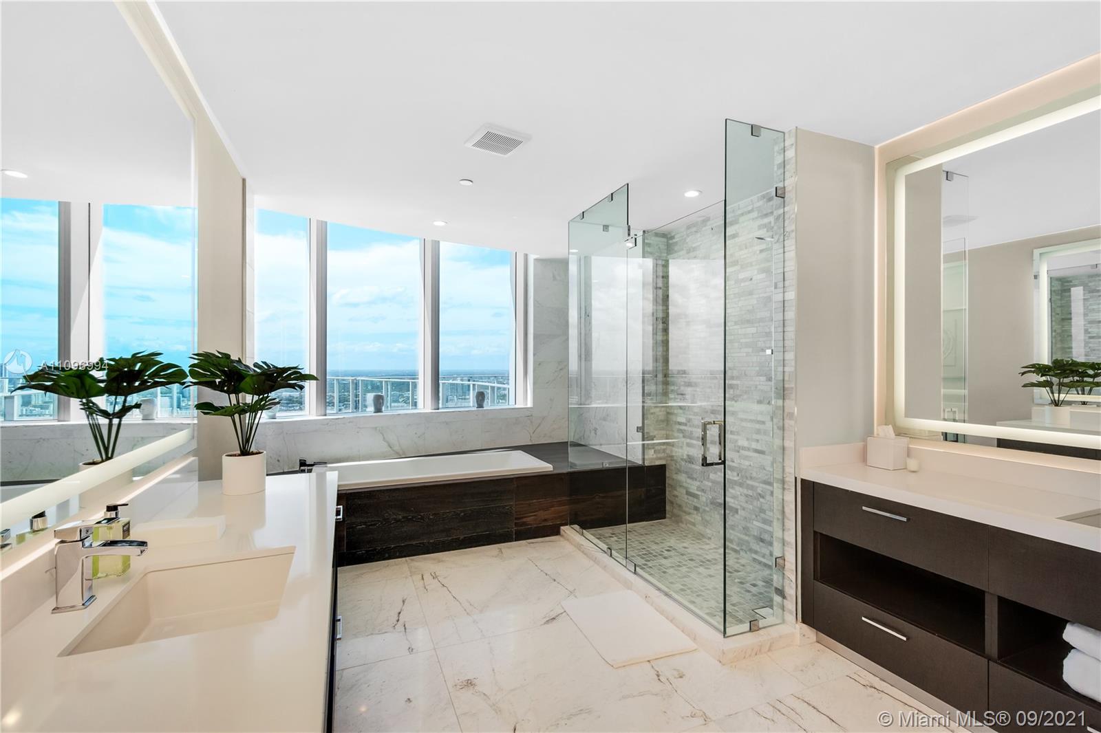 PARAMOUNT MIAMI WORLDCENT - Residential