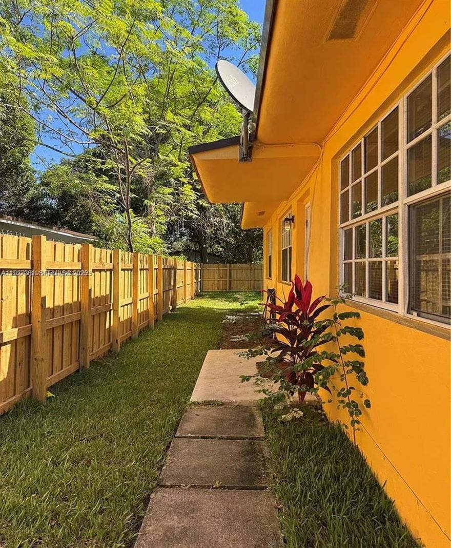 Bright and Updated 2 bed, 1 bath unit in a great location! This well maintained rental features a spacious layout with great natural light. Enjoy the privacy of a fully fenced yard, perfect for outdoor living. Easy to show With Fast Approval!! Don’t MIss This Great Opportunit. First Month and Security deposit!