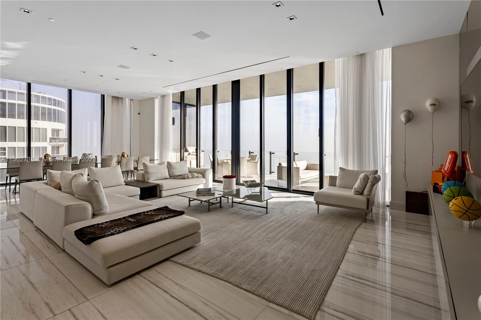 MUSE CONDO - Residential