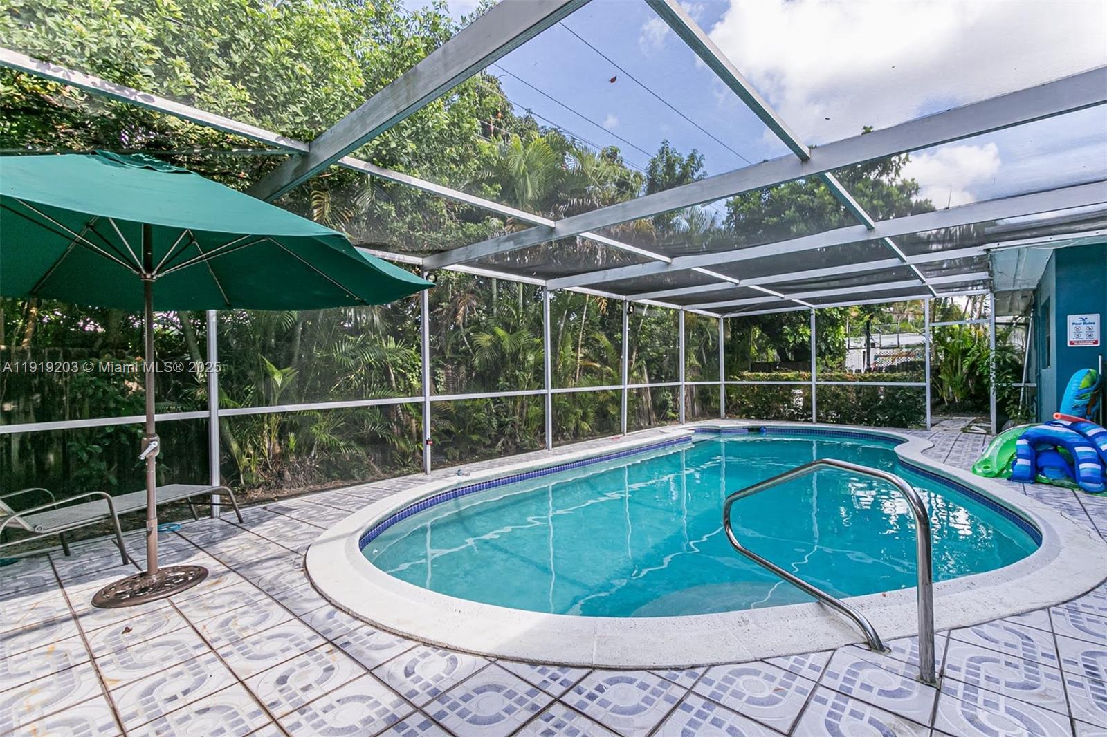 WINDWARD HEIGHTS NO 4 - Residential