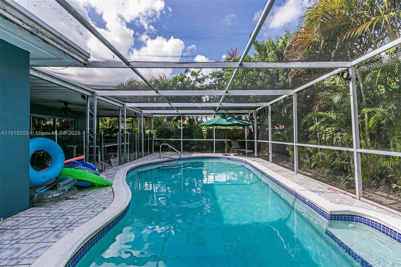 WINDWARD HEIGHTS NO 4 - Residential