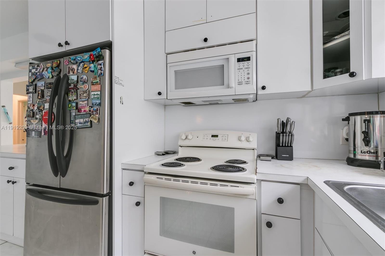 WINDWARD HEIGHTS NO 4 - Residential