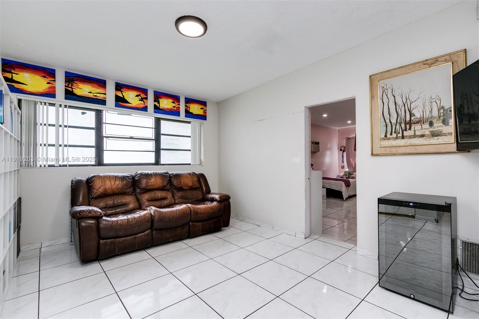 WINDWARD HEIGHTS NO 4 - Residential