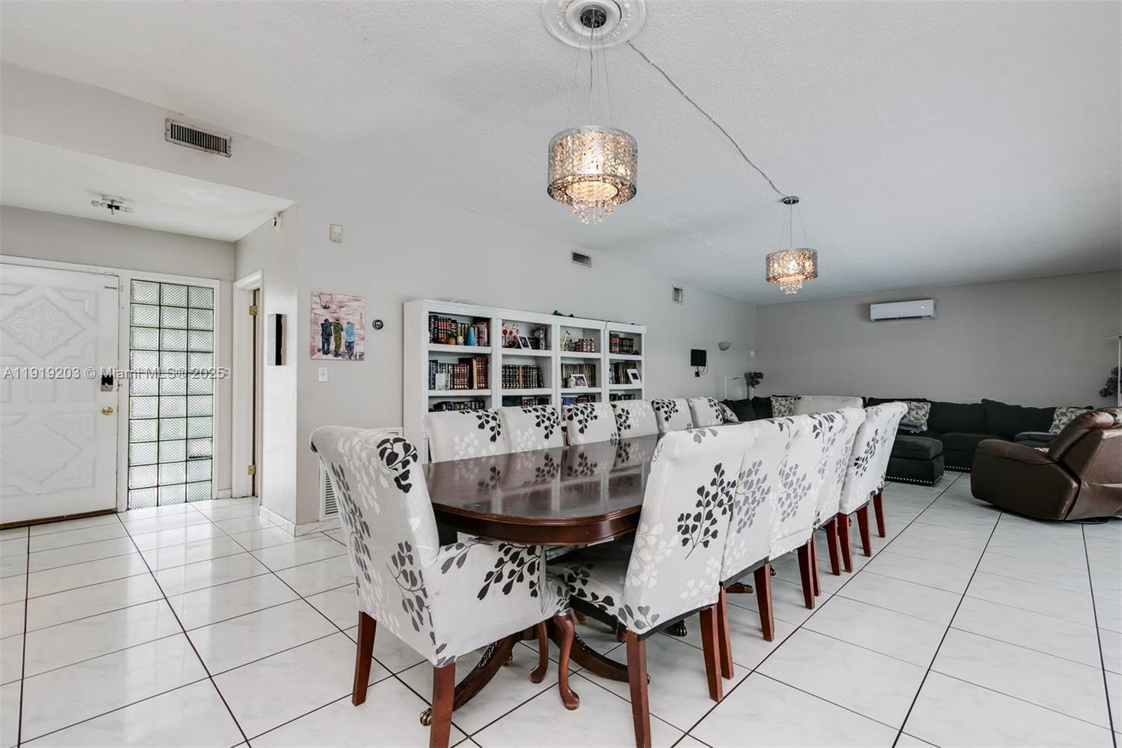 WINDWARD HEIGHTS NO 4 - Residential