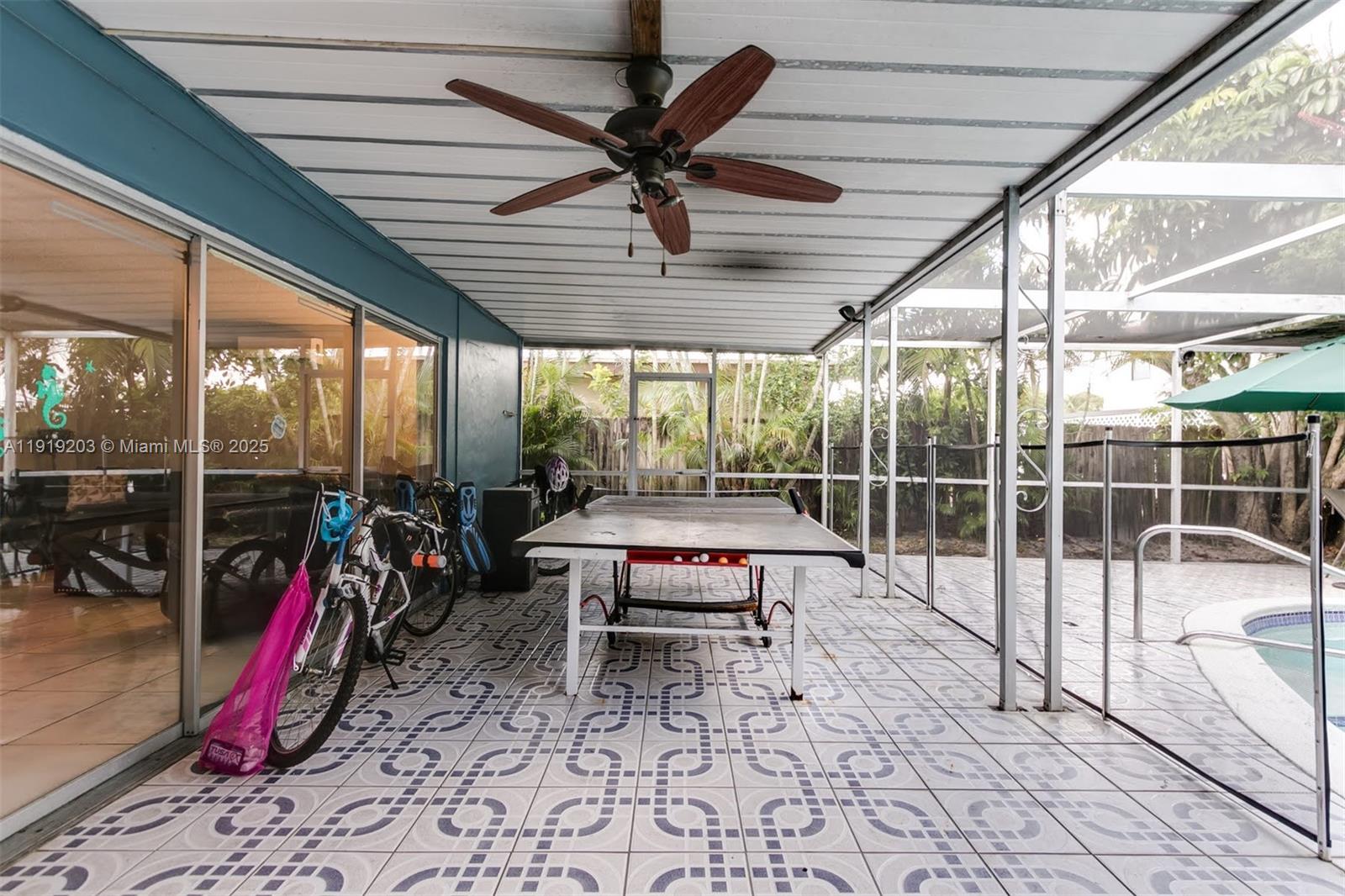 WINDWARD HEIGHTS NO 4 - Residential