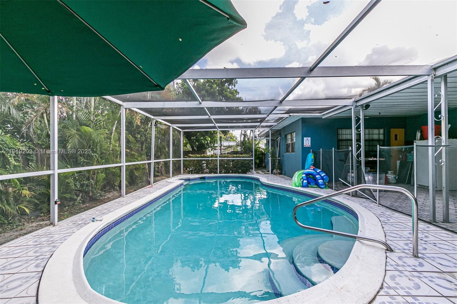 WINDWARD HEIGHTS NO 4 - Residential