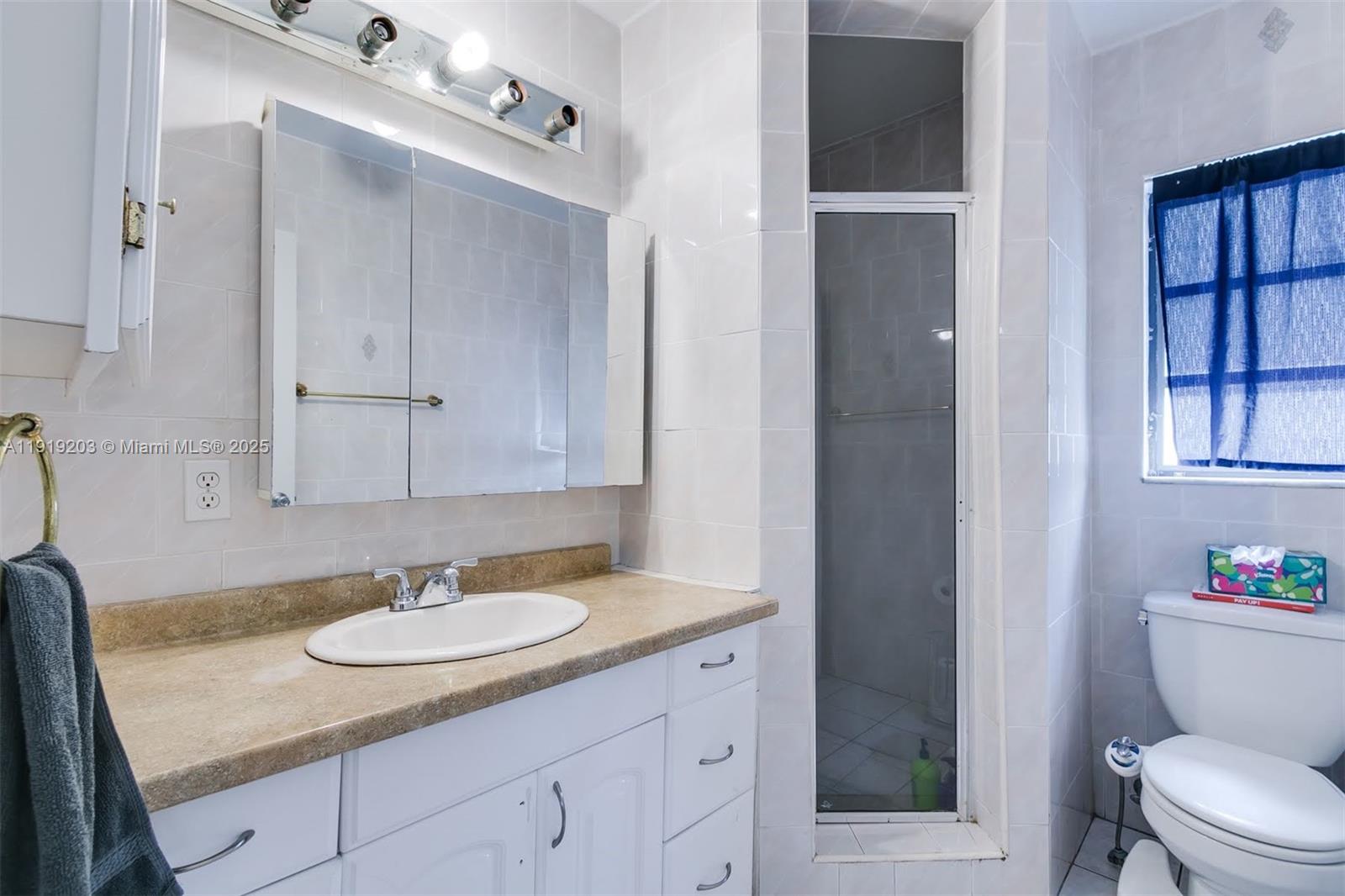 WINDWARD HEIGHTS NO 4 - Residential