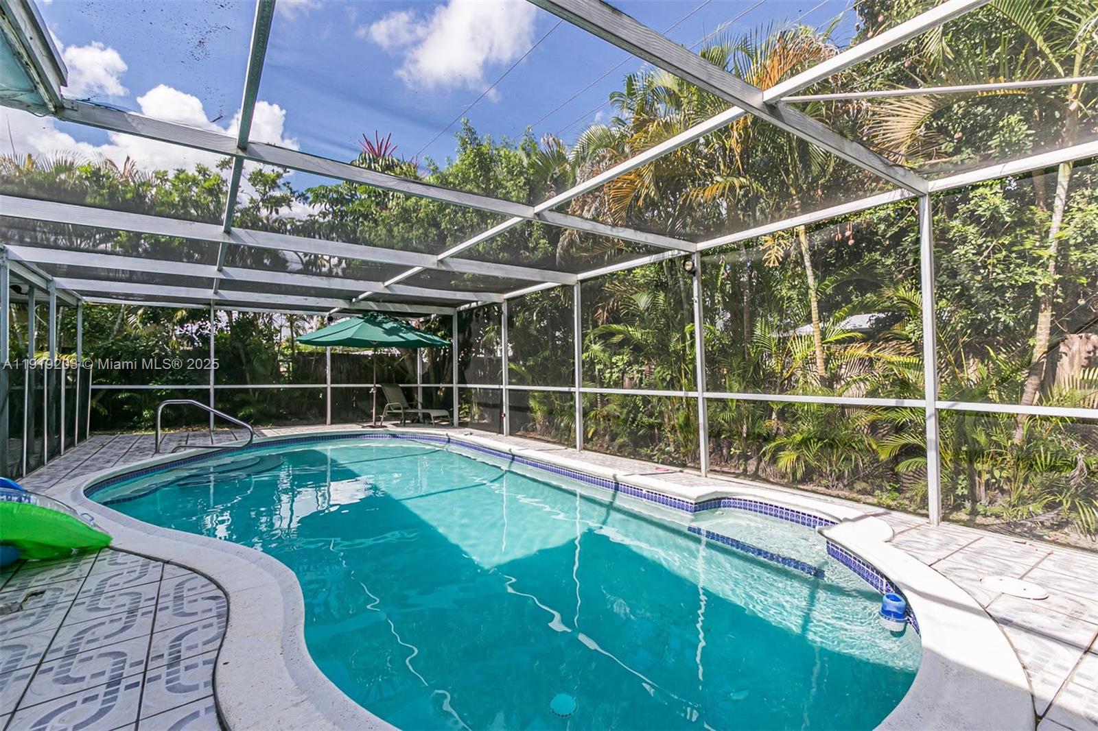 WINDWARD HEIGHTS NO 4 - Residential