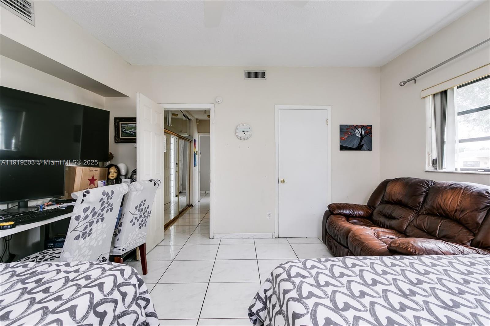 WINDWARD HEIGHTS NO 4 - Residential