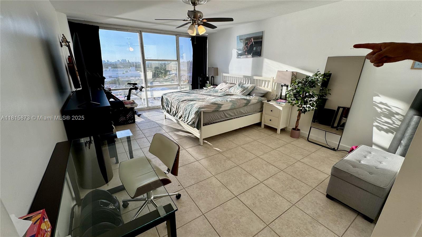 KING COLE CONDO - Residential