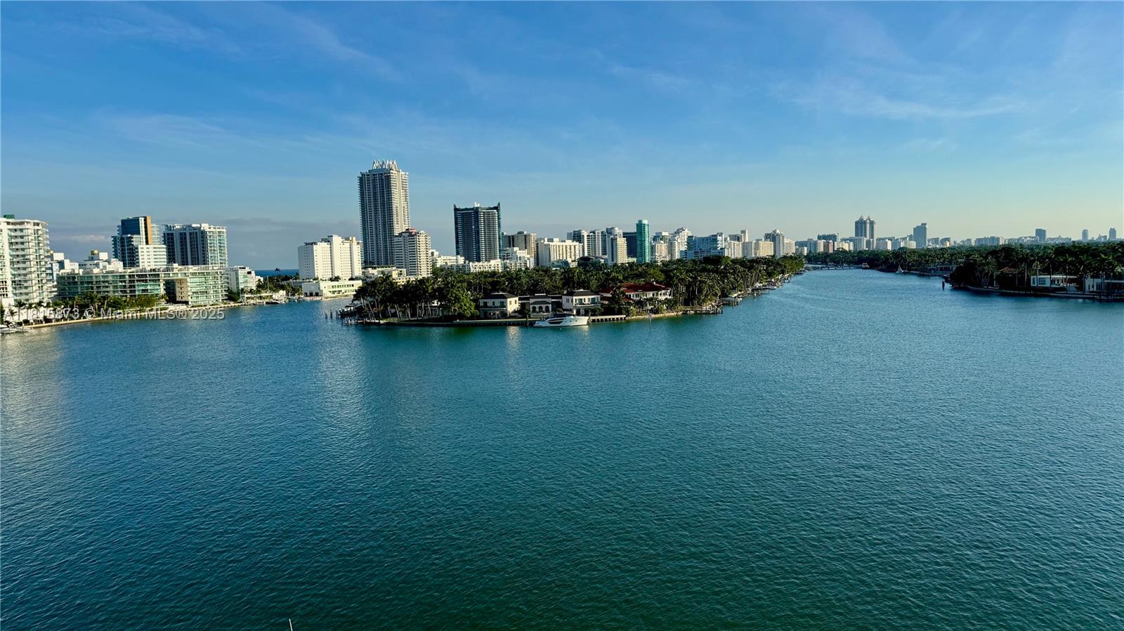 KING COLE CONDO - Residential