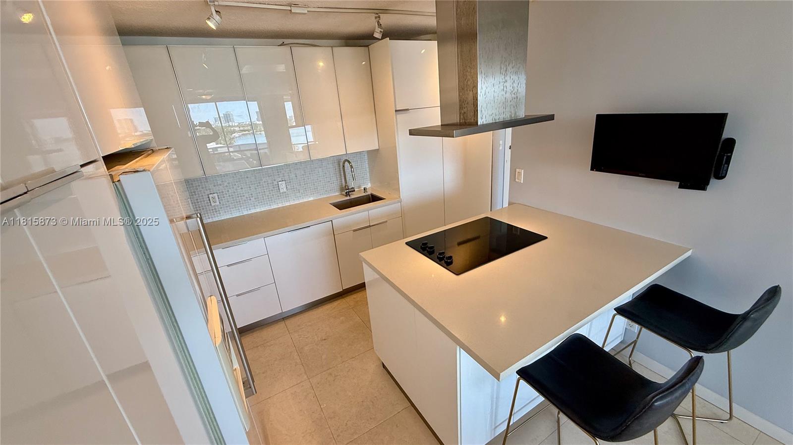 KING COLE CONDO - Residential