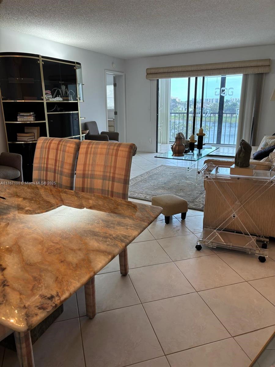 HUNTINGTON LAKES SEC FIVE - Residential
