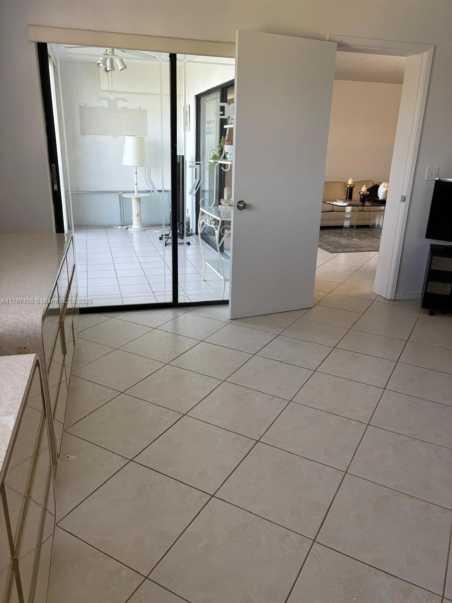 HUNTINGTON LAKES SEC FIVE - Residential