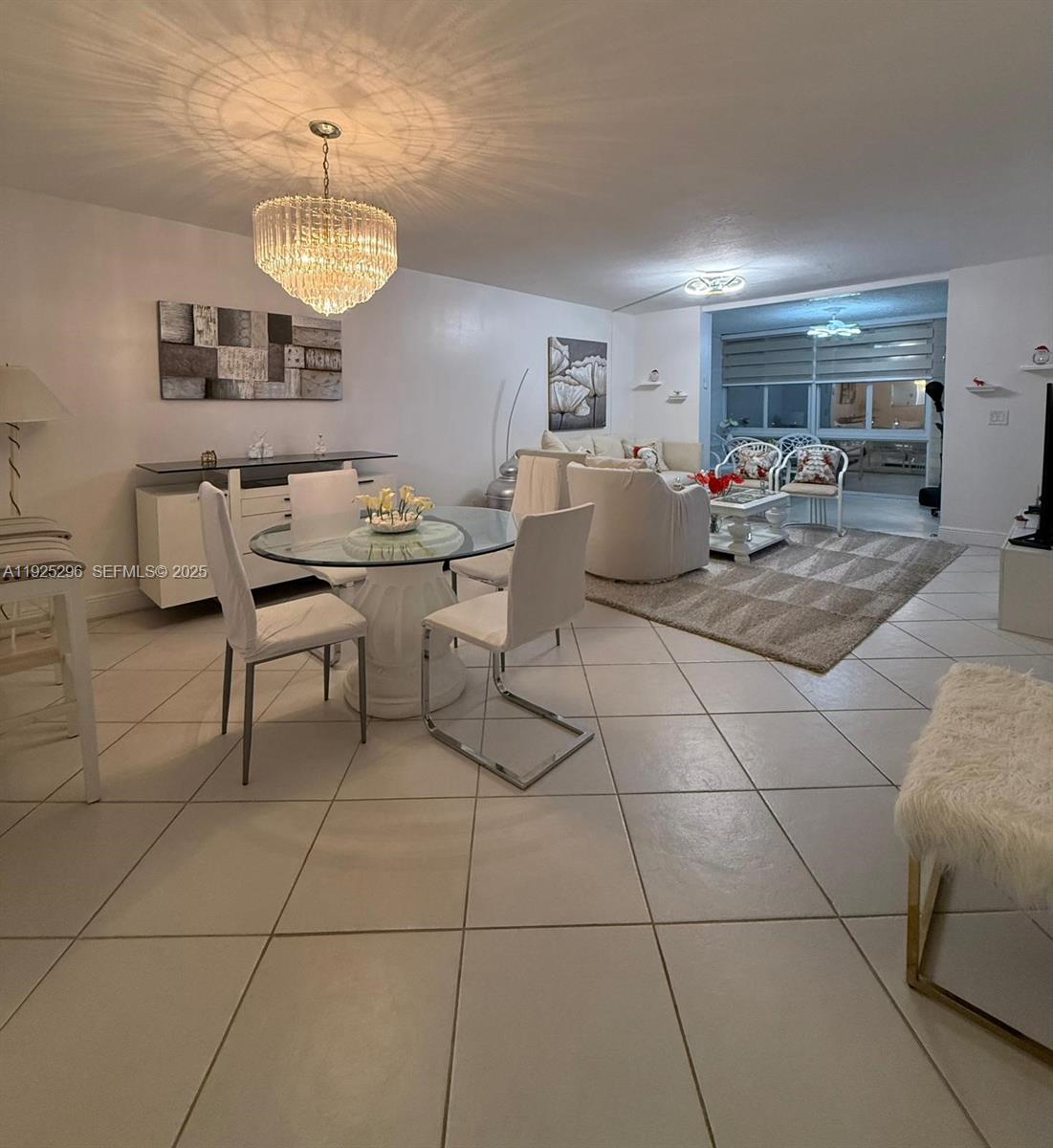 1 OF PALM SPRINGS 2 CONDO - Residential Lease