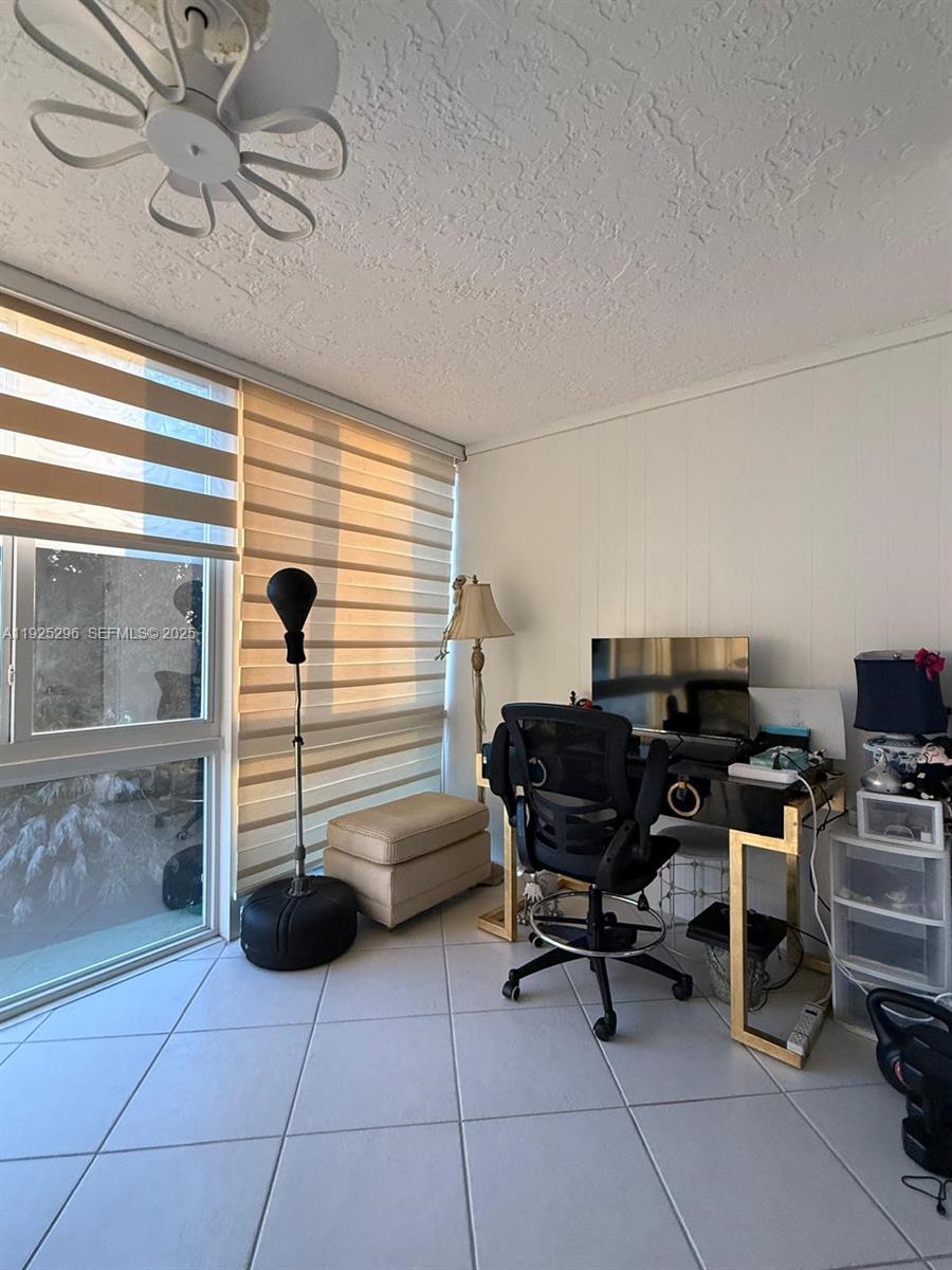 1 OF PALM SPRINGS 2 CONDO - Residential Lease