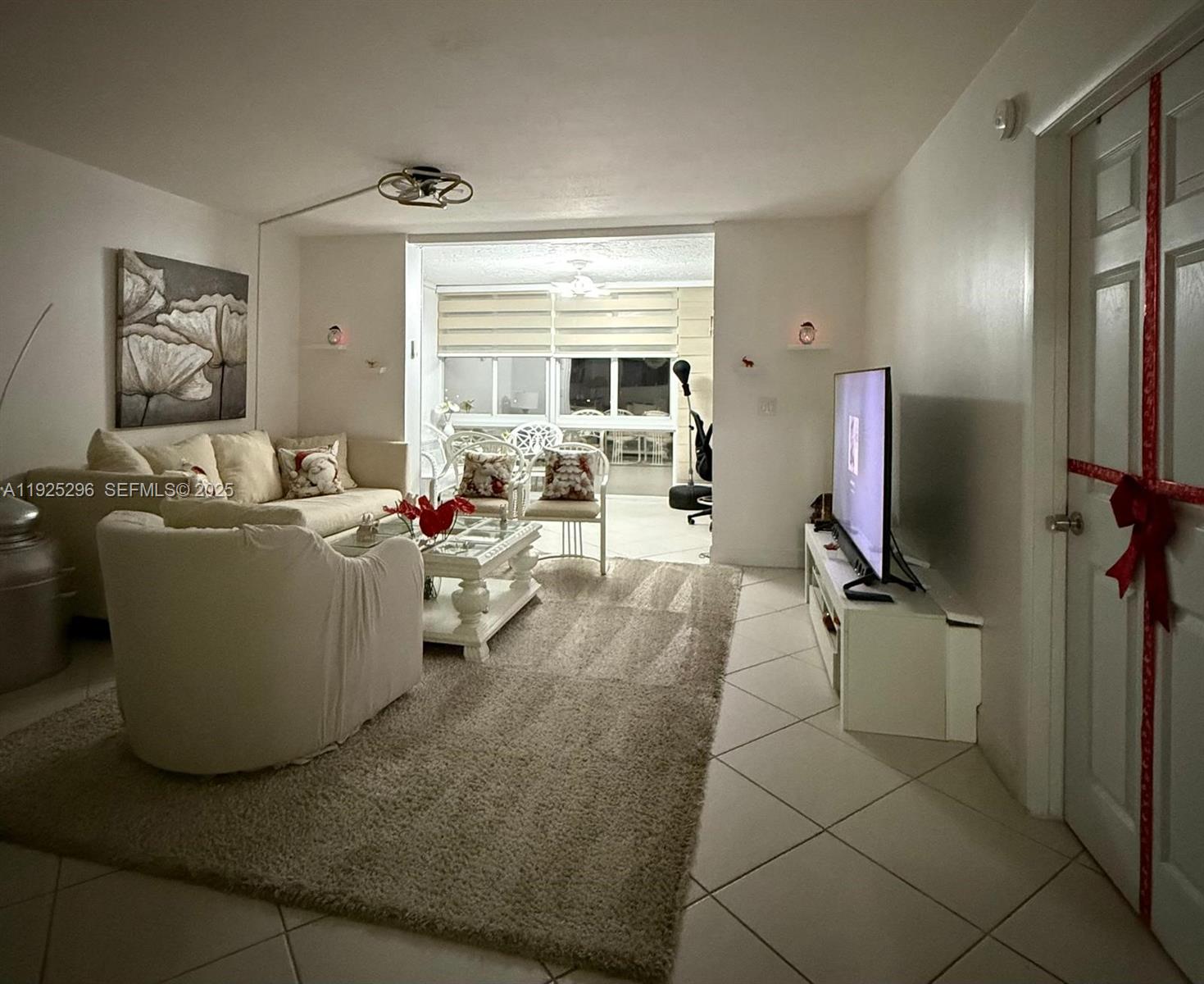 1 OF PALM SPRINGS 2 CONDO - Residential Lease