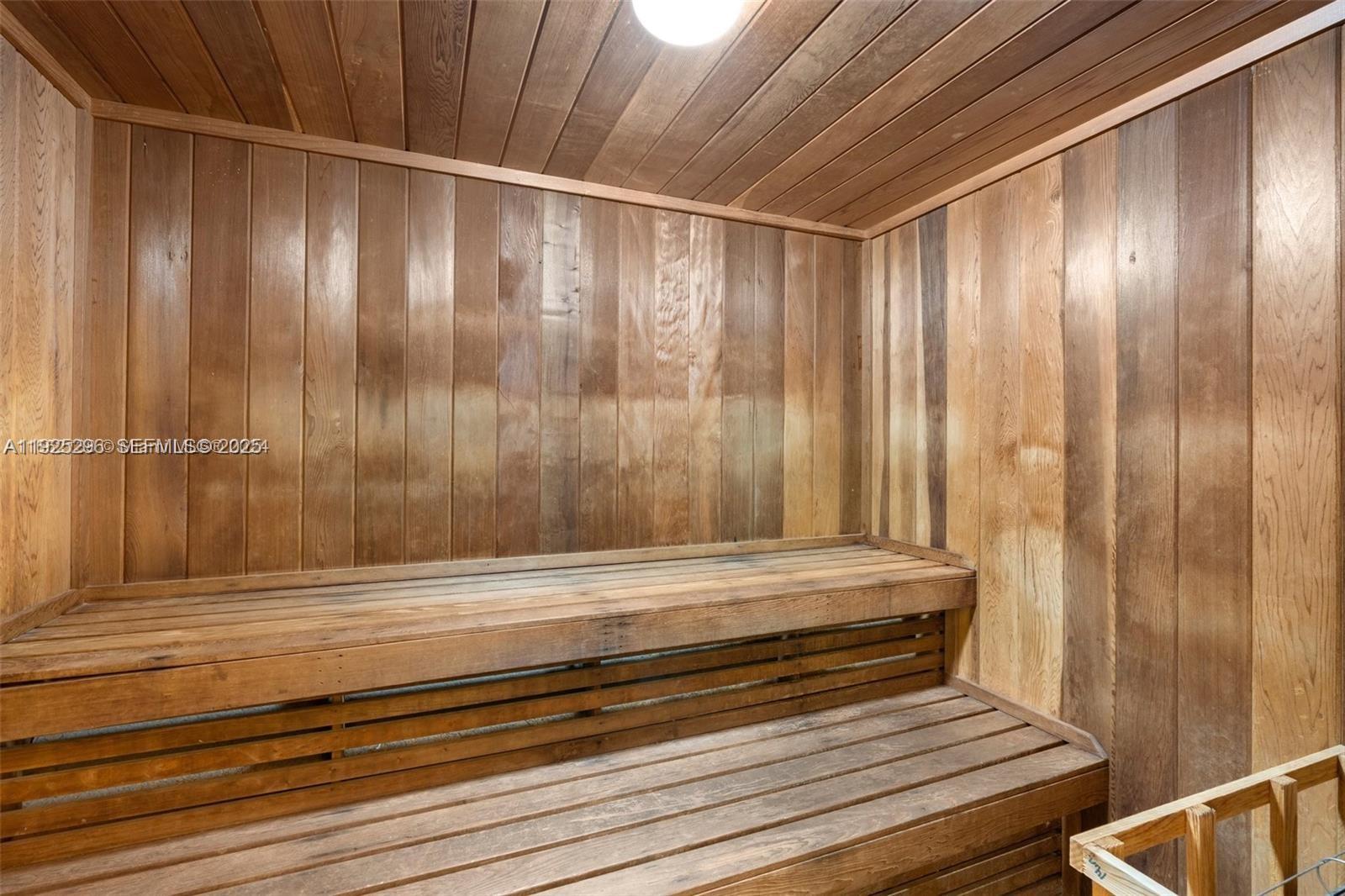 1 OF PALM SPRINGS 2 CONDO - Residential Lease