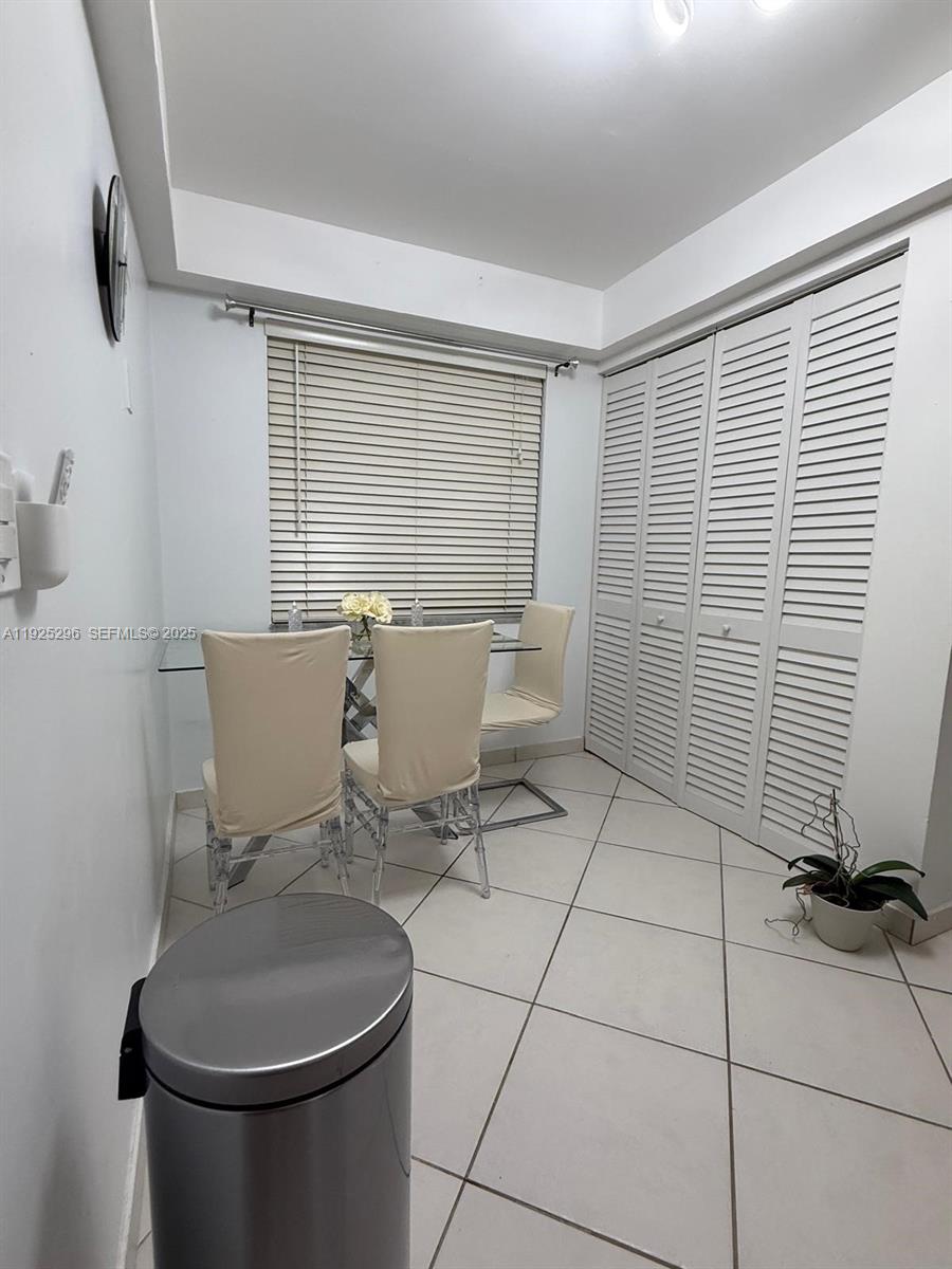 1 OF PALM SPRINGS 2 CONDO - Residential Lease