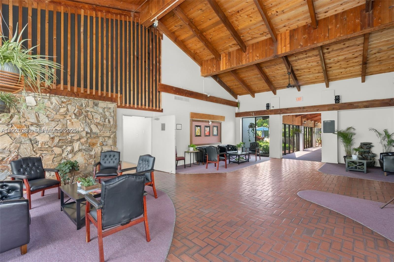 1 OF PALM SPRINGS 2 CONDO - Residential Lease