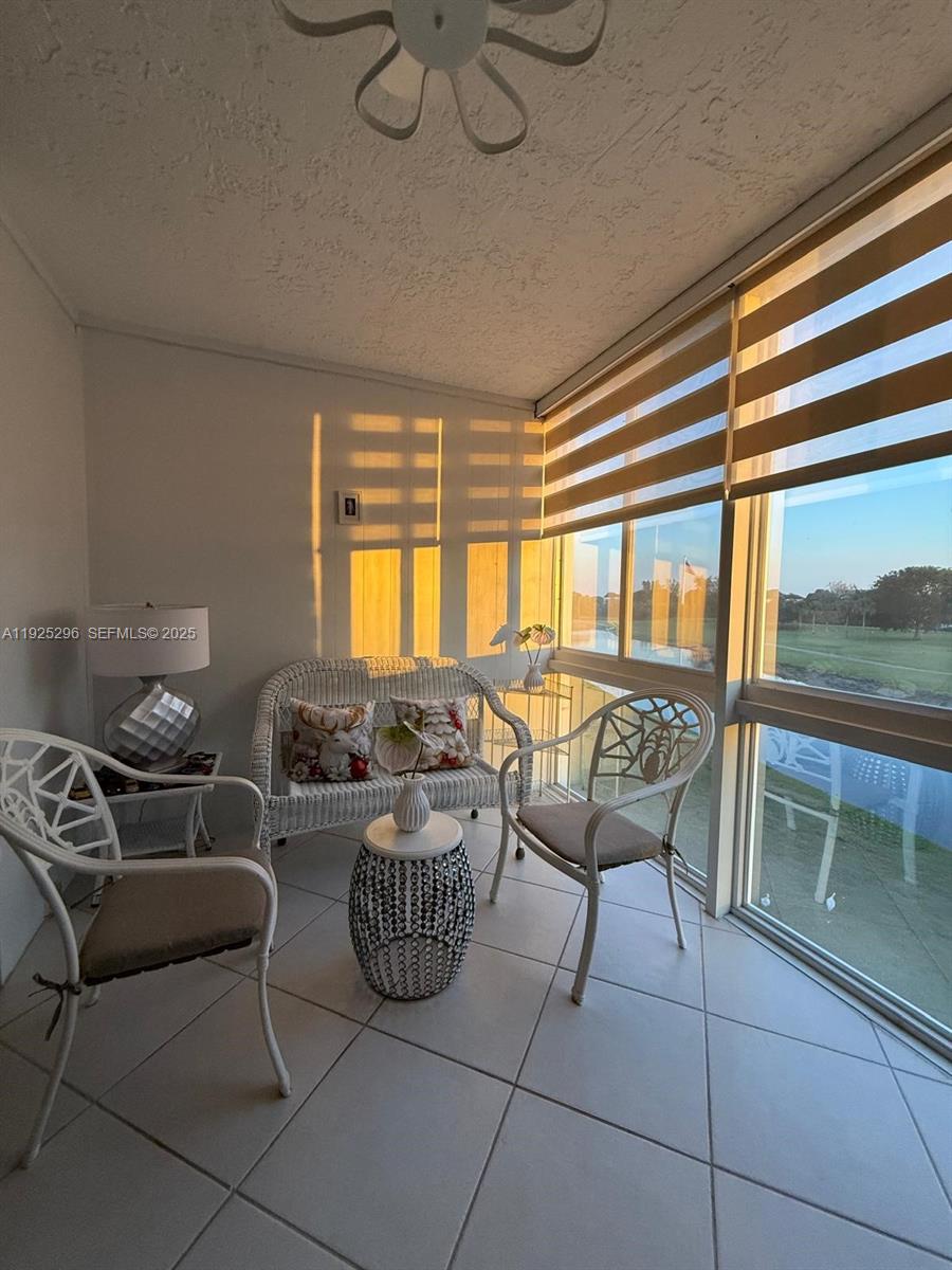 1 OF PALM SPRINGS 2 CONDO - Residential Lease