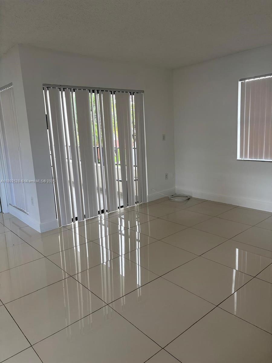 TERRANOVA CONDO #7 - Residential Lease