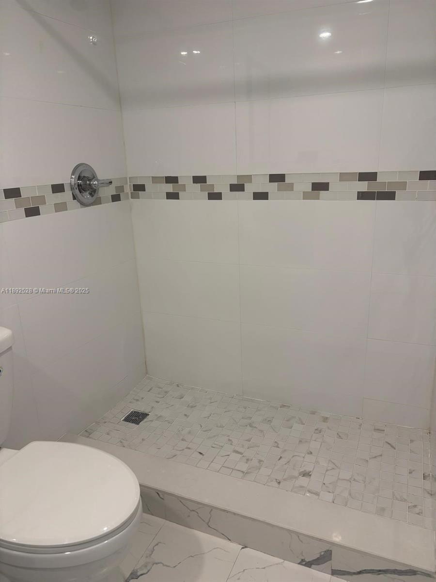 TERRANOVA CONDO #7 - Residential Lease