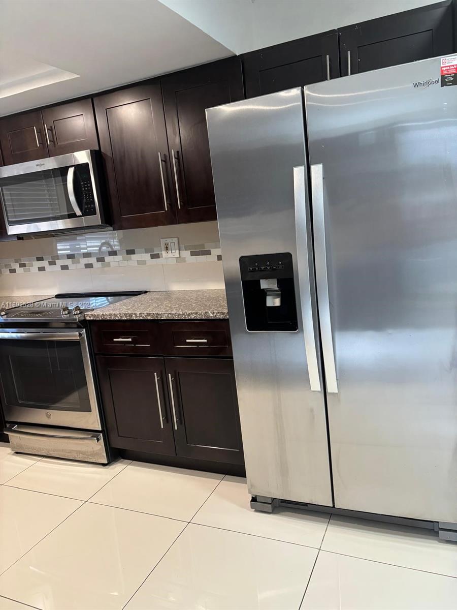 TERRANOVA CONDO #7 - Residential Lease