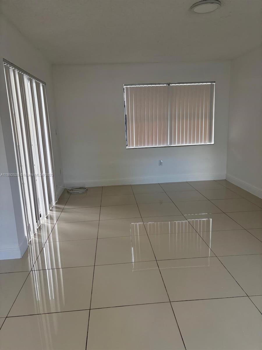 TERRANOVA CONDO #7 - Residential Lease