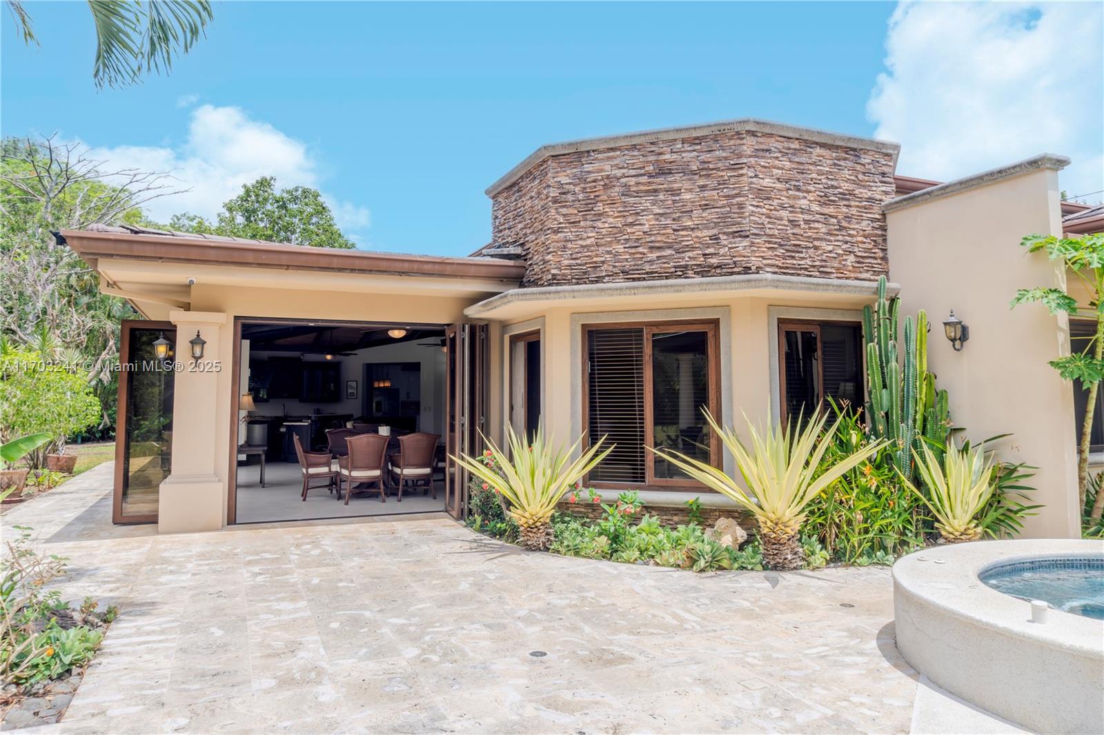 181 Hacienda Los Reyes