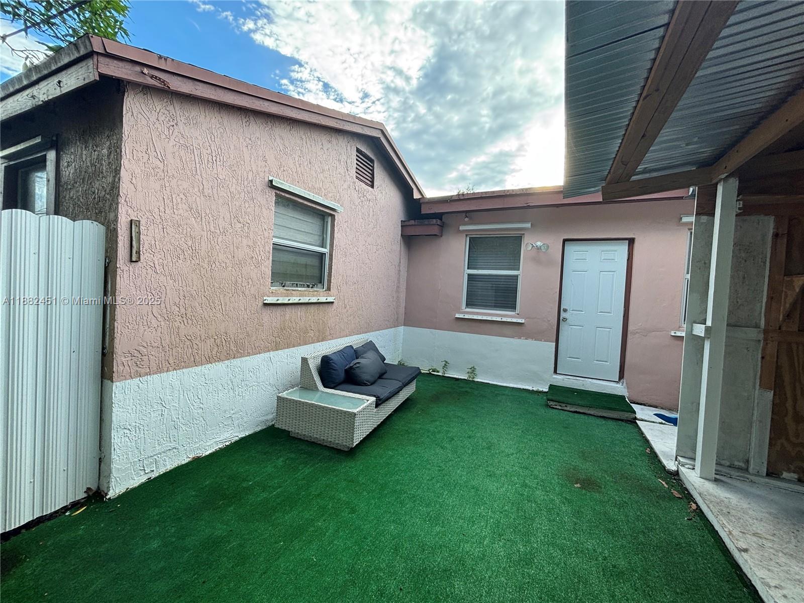AIRLINE ESTATES - Residential Lease