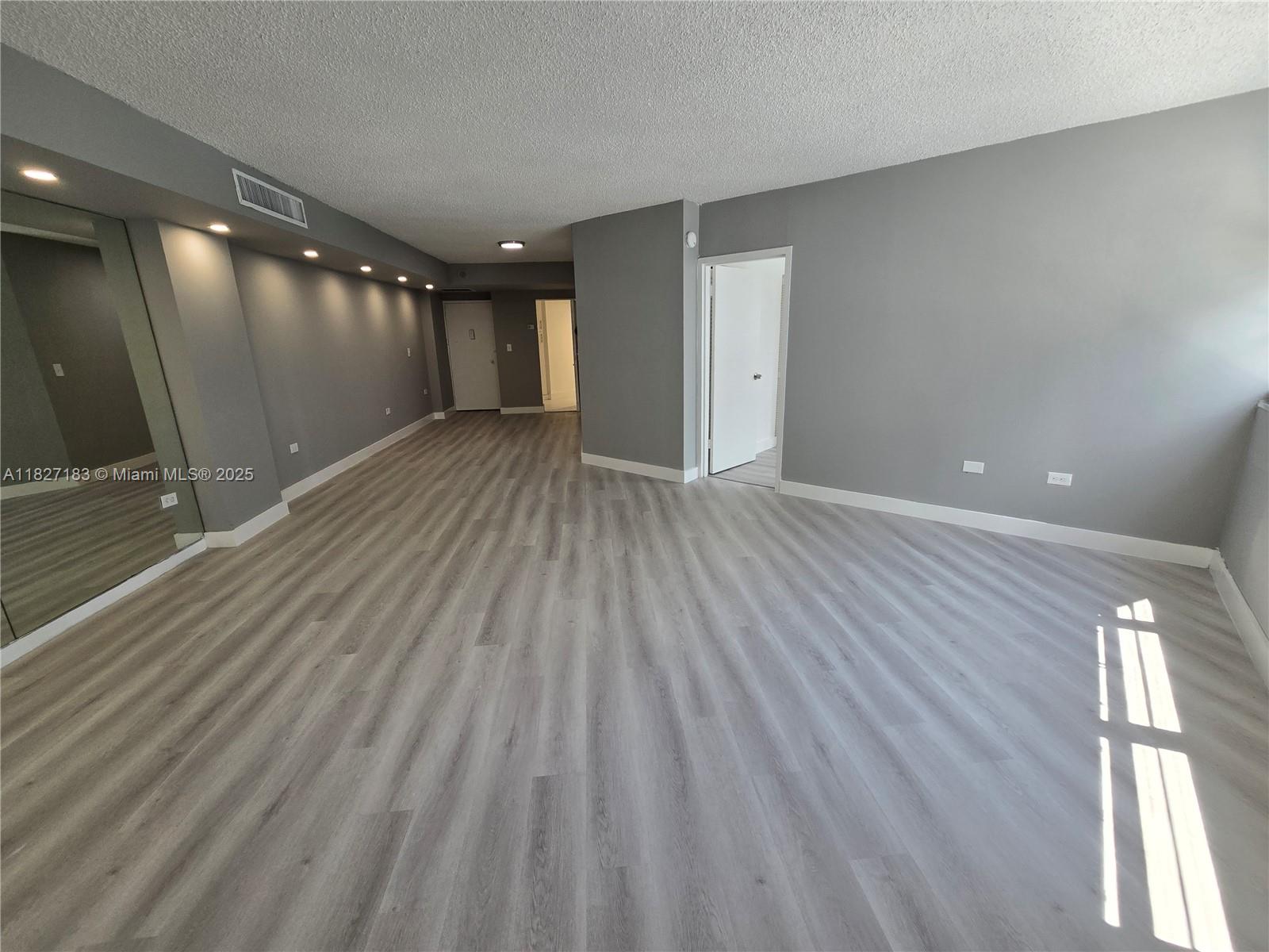 999 Brickell Bay Dr 1908