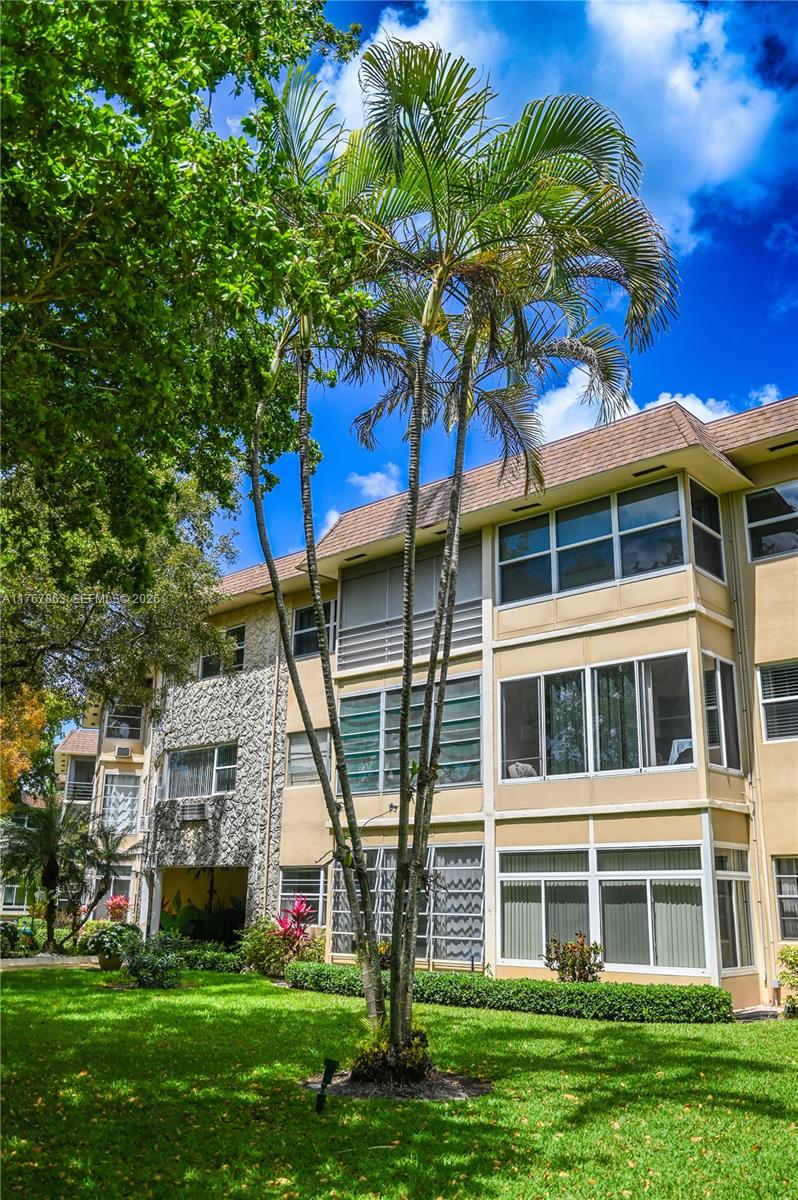 WILLOW GARDENS CONDO - Residential