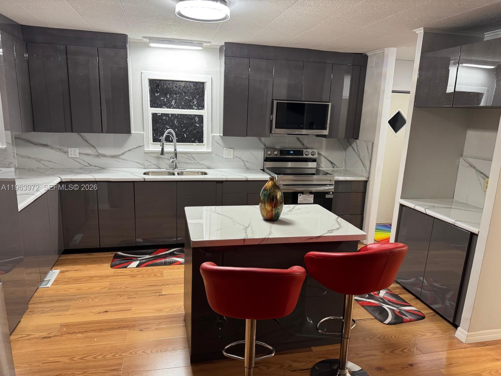 PARK CITY SEC THREE - Residential