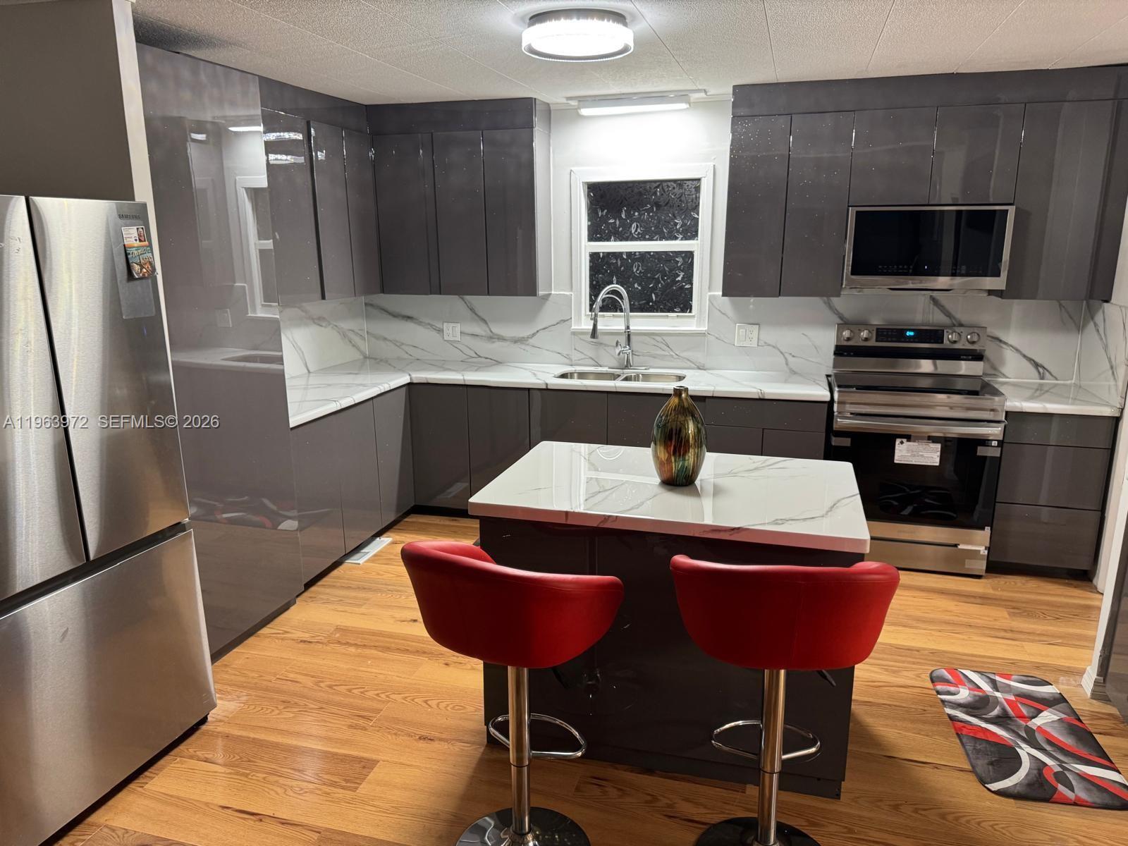 PARK CITY SEC THREE - Residential