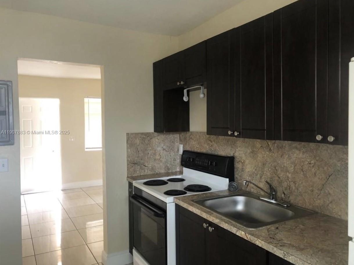 MAGNOLIA SUB - Residential Lease