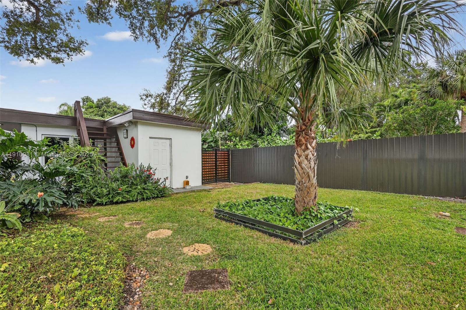 HIGHLAND OAKS - Residential