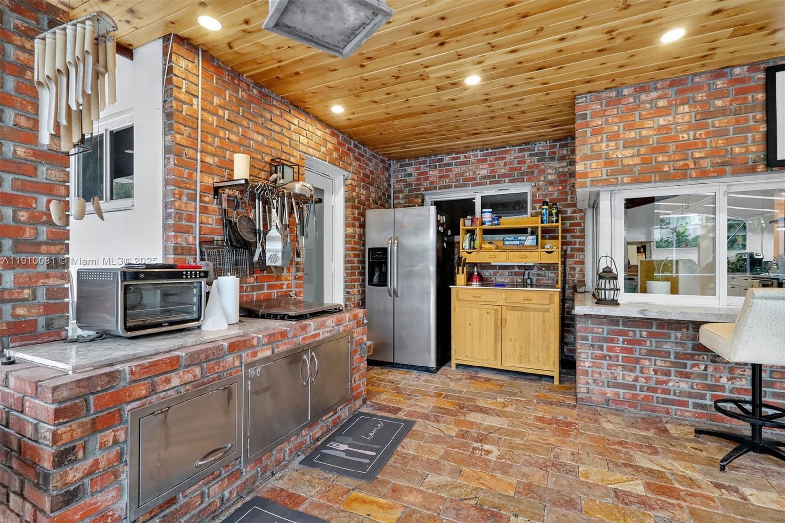 HIGHLAND OAKS - Residential