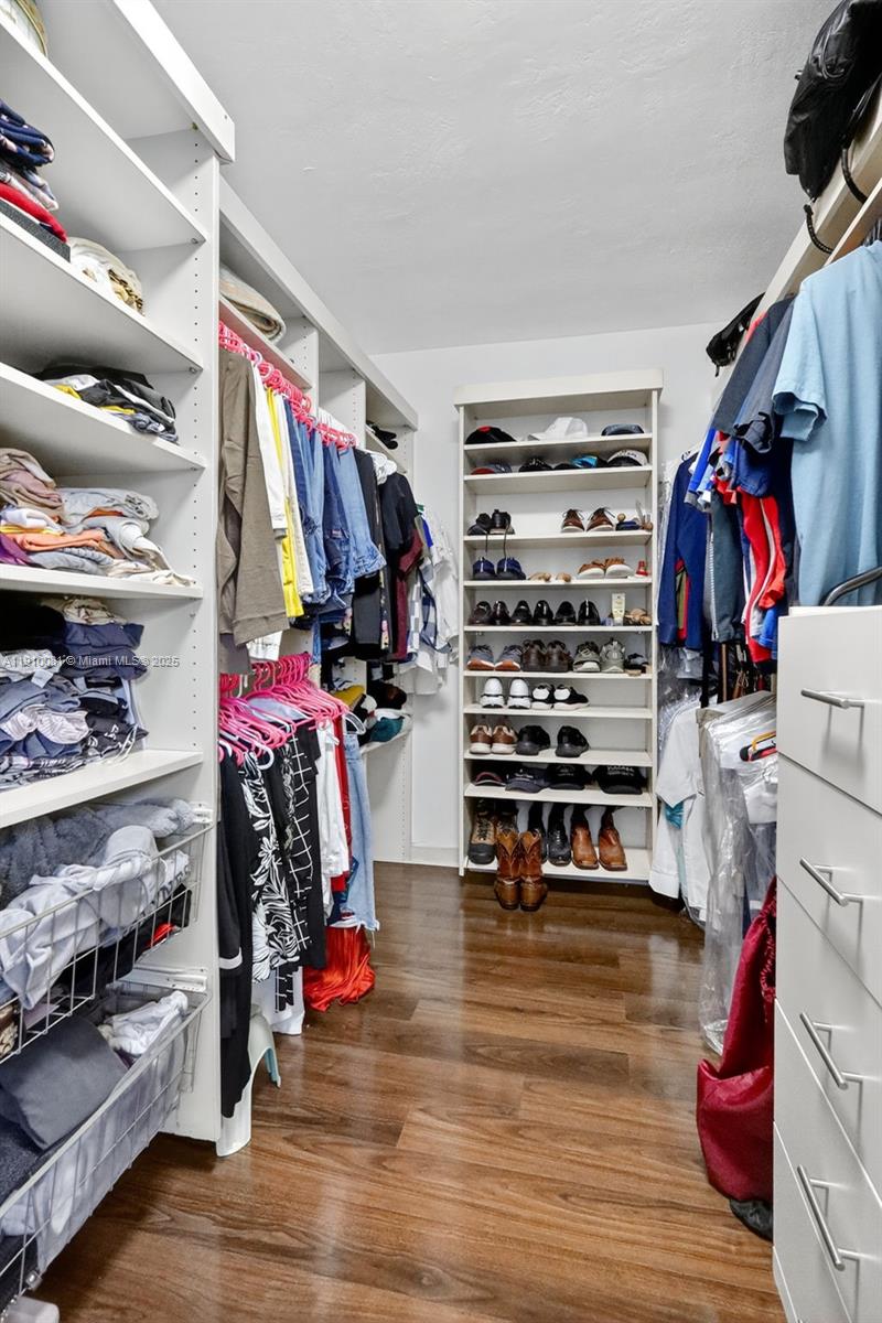 HIGHLAND OAKS - Residential