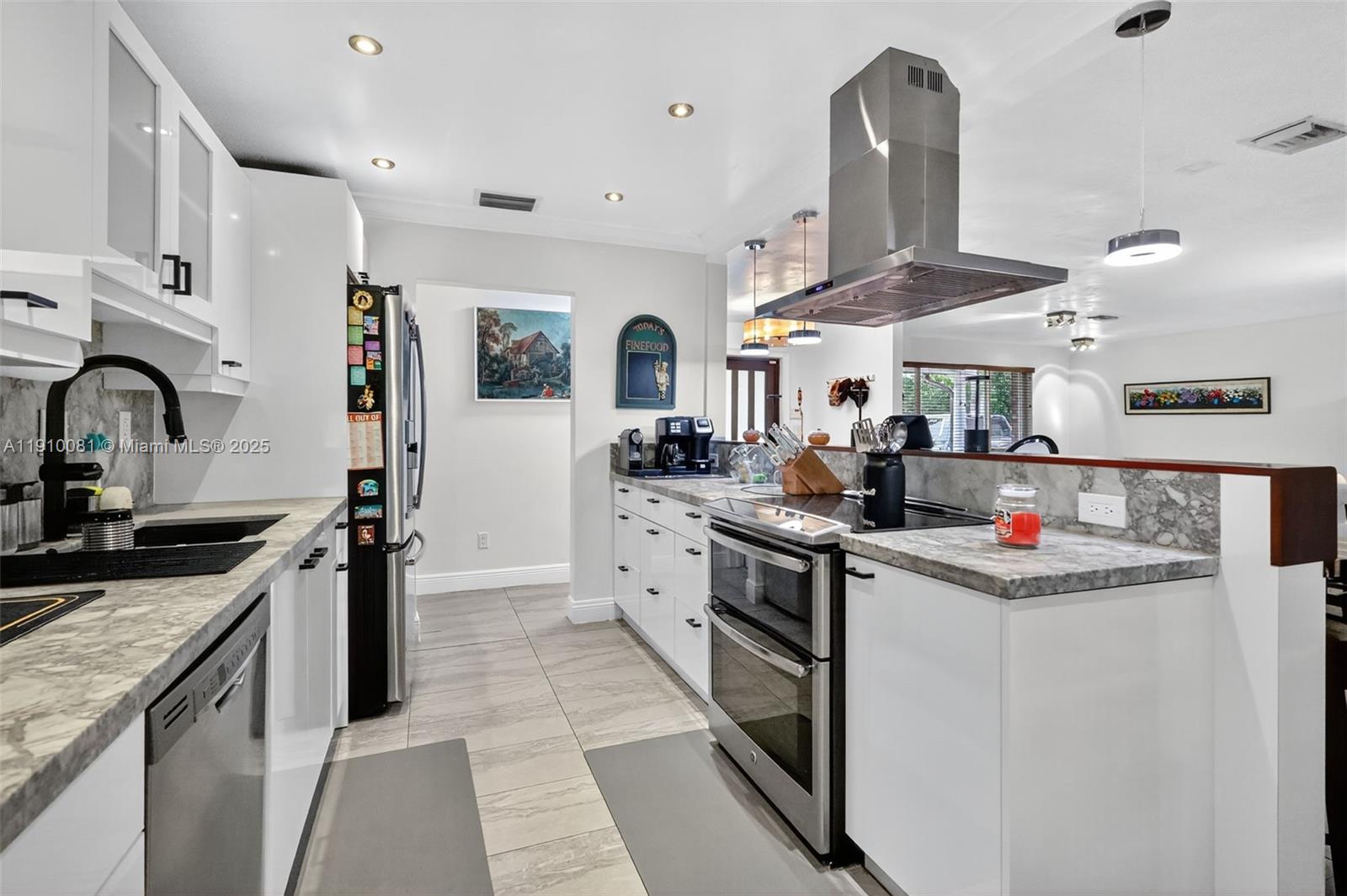 HIGHLAND OAKS - Residential