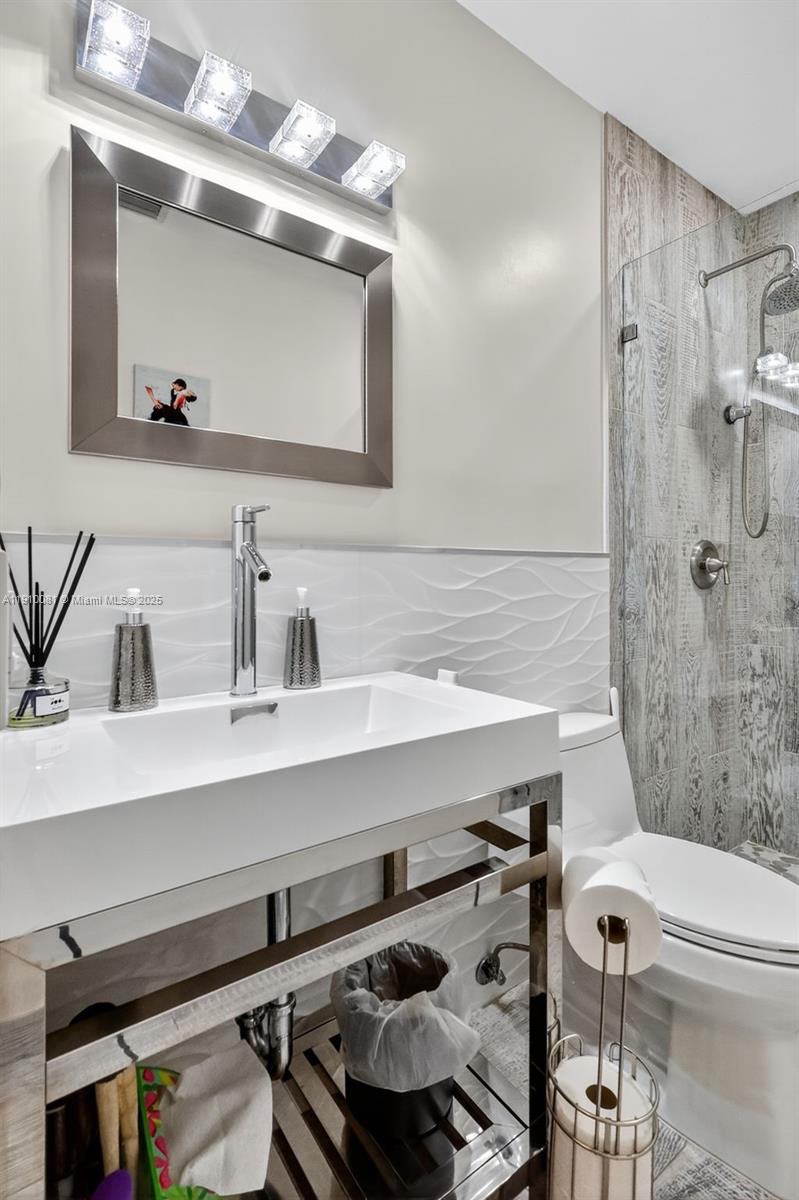 HIGHLAND OAKS - Residential