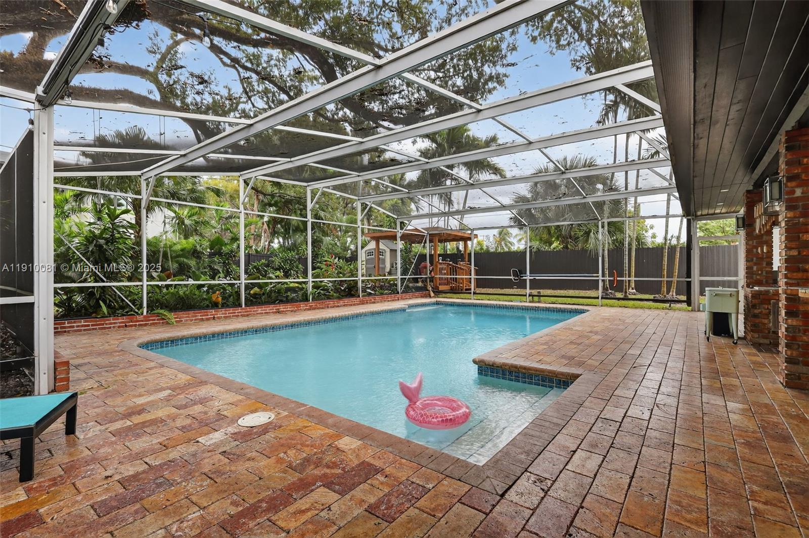 HIGHLAND OAKS - Residential