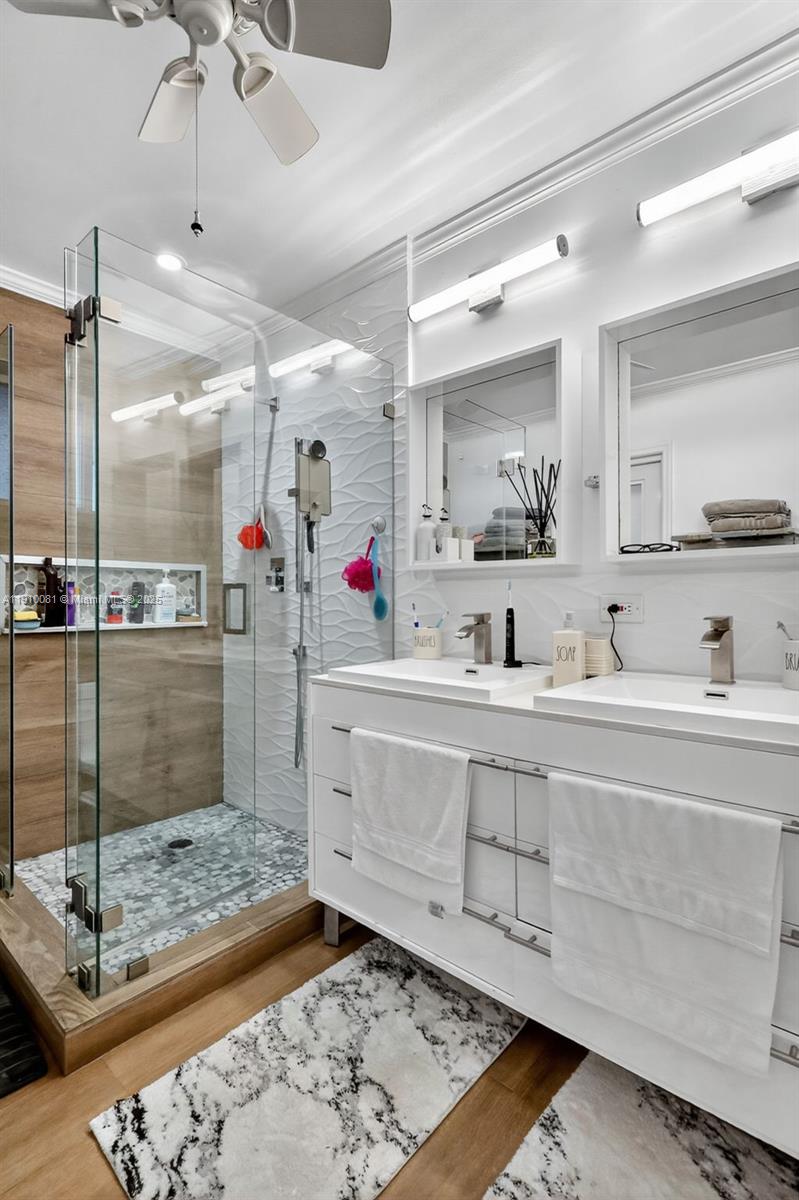 HIGHLAND OAKS - Residential