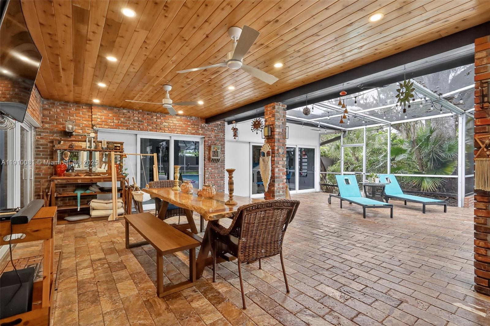 HIGHLAND OAKS - Residential