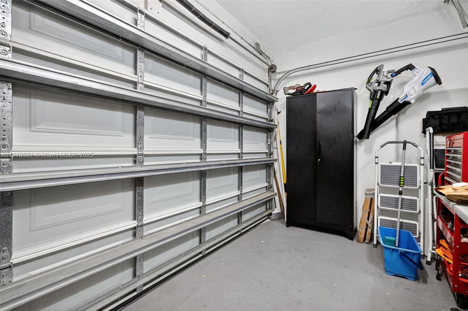 HIGHLAND OAKS - Residential