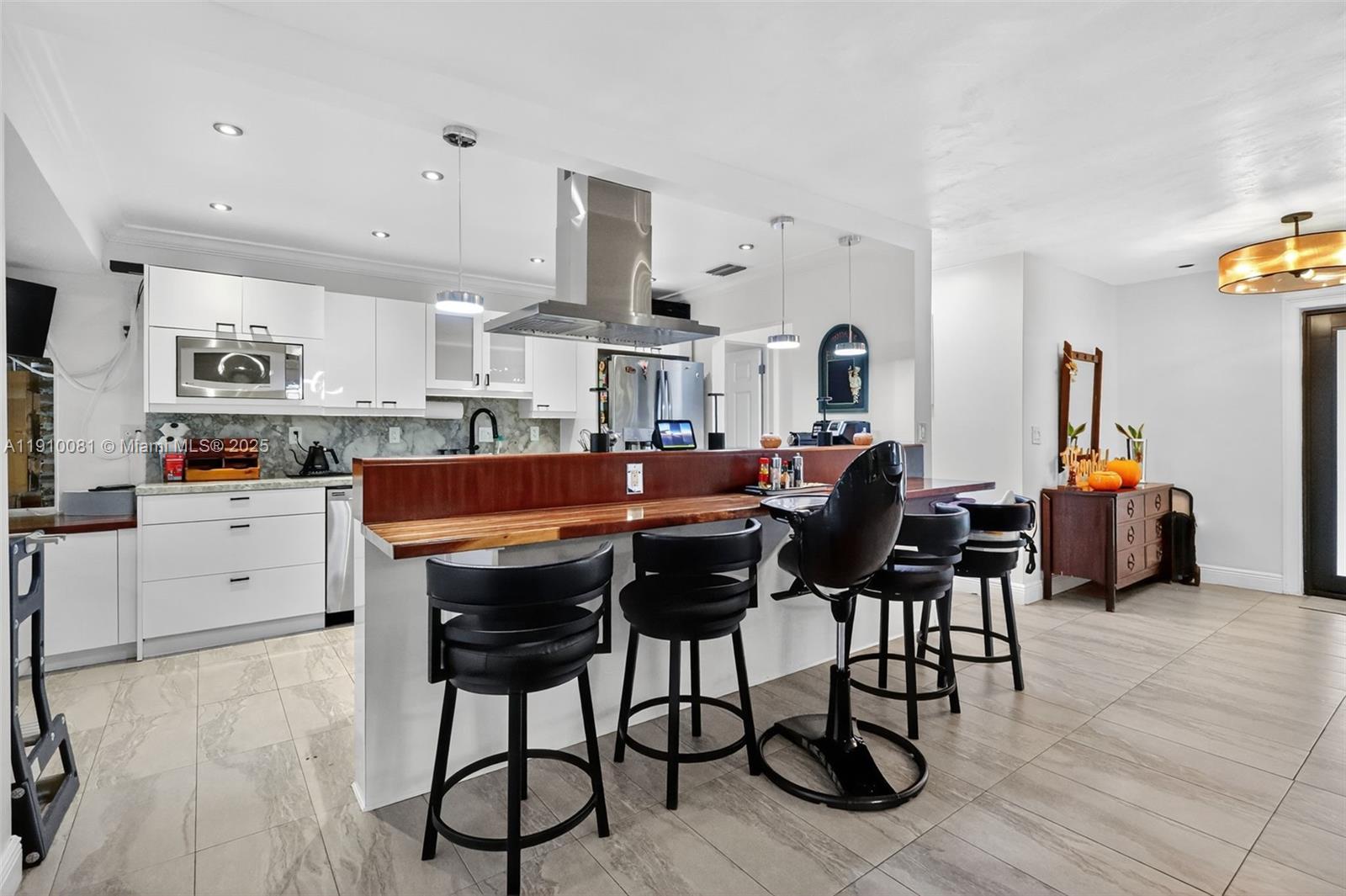 HIGHLAND OAKS - Residential