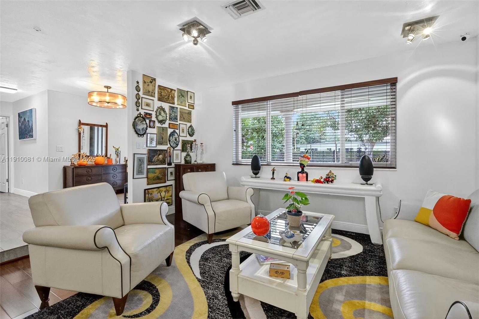 HIGHLAND OAKS - Residential