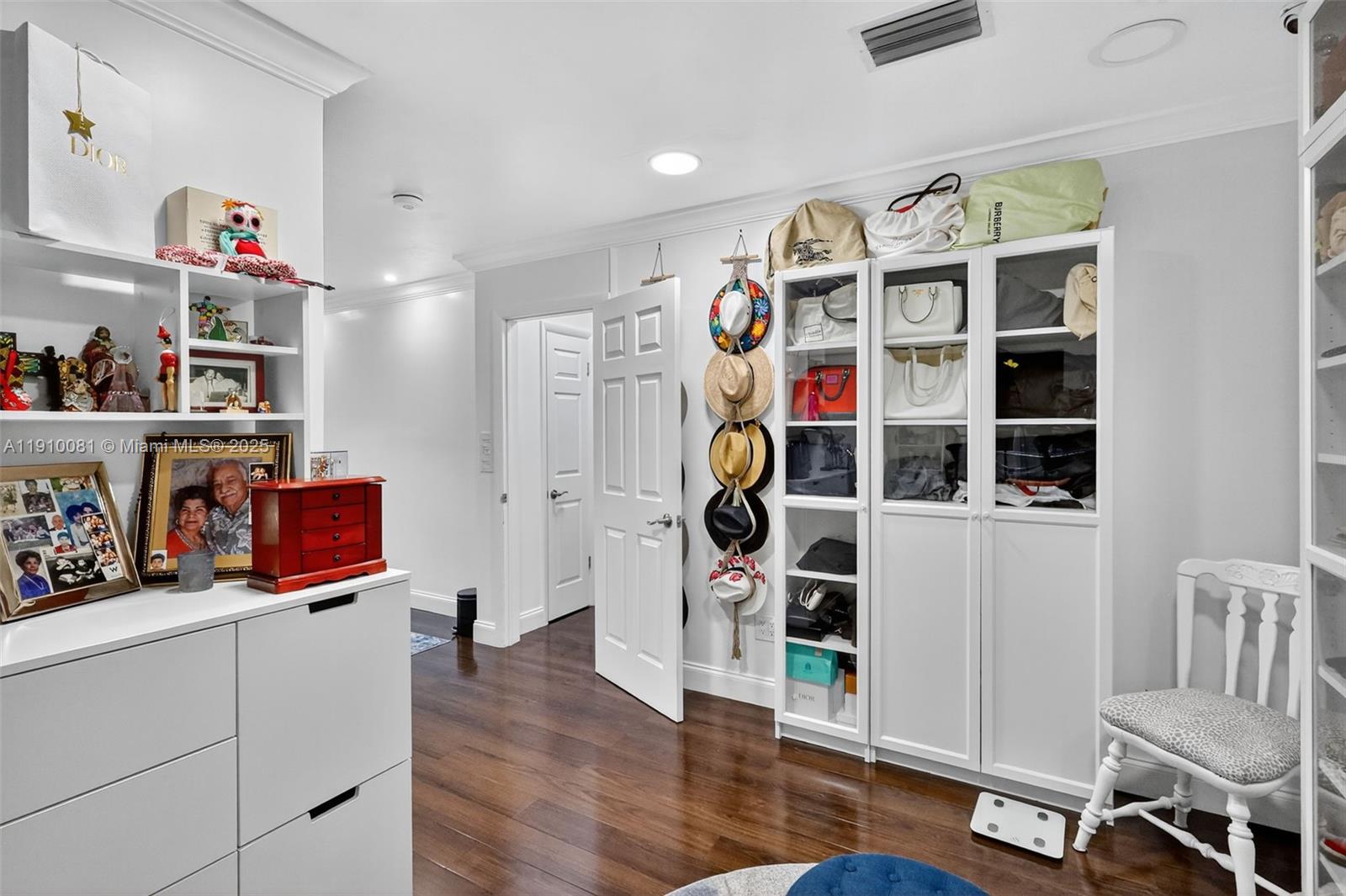 HIGHLAND OAKS - Residential