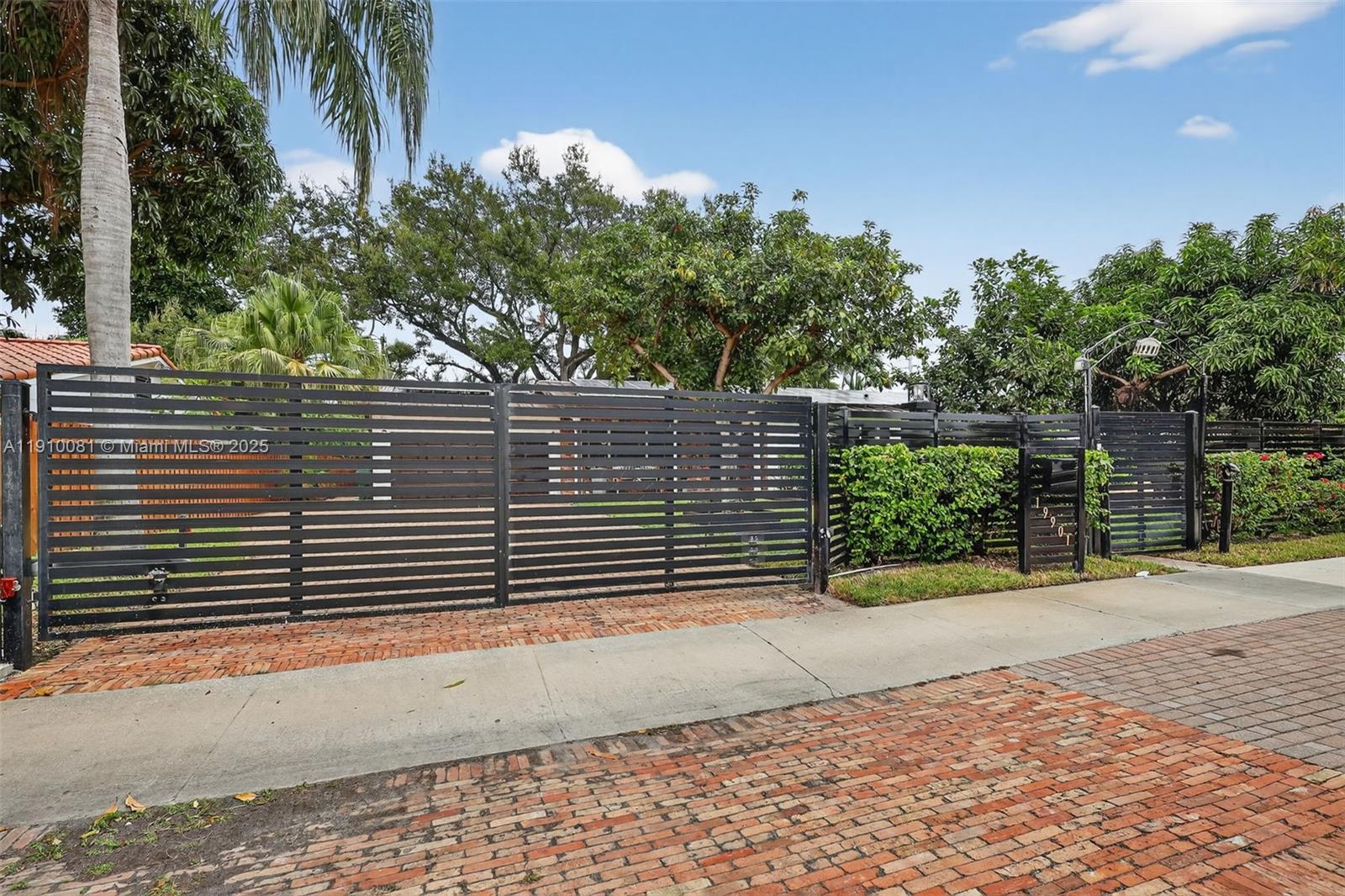 HIGHLAND OAKS - Residential