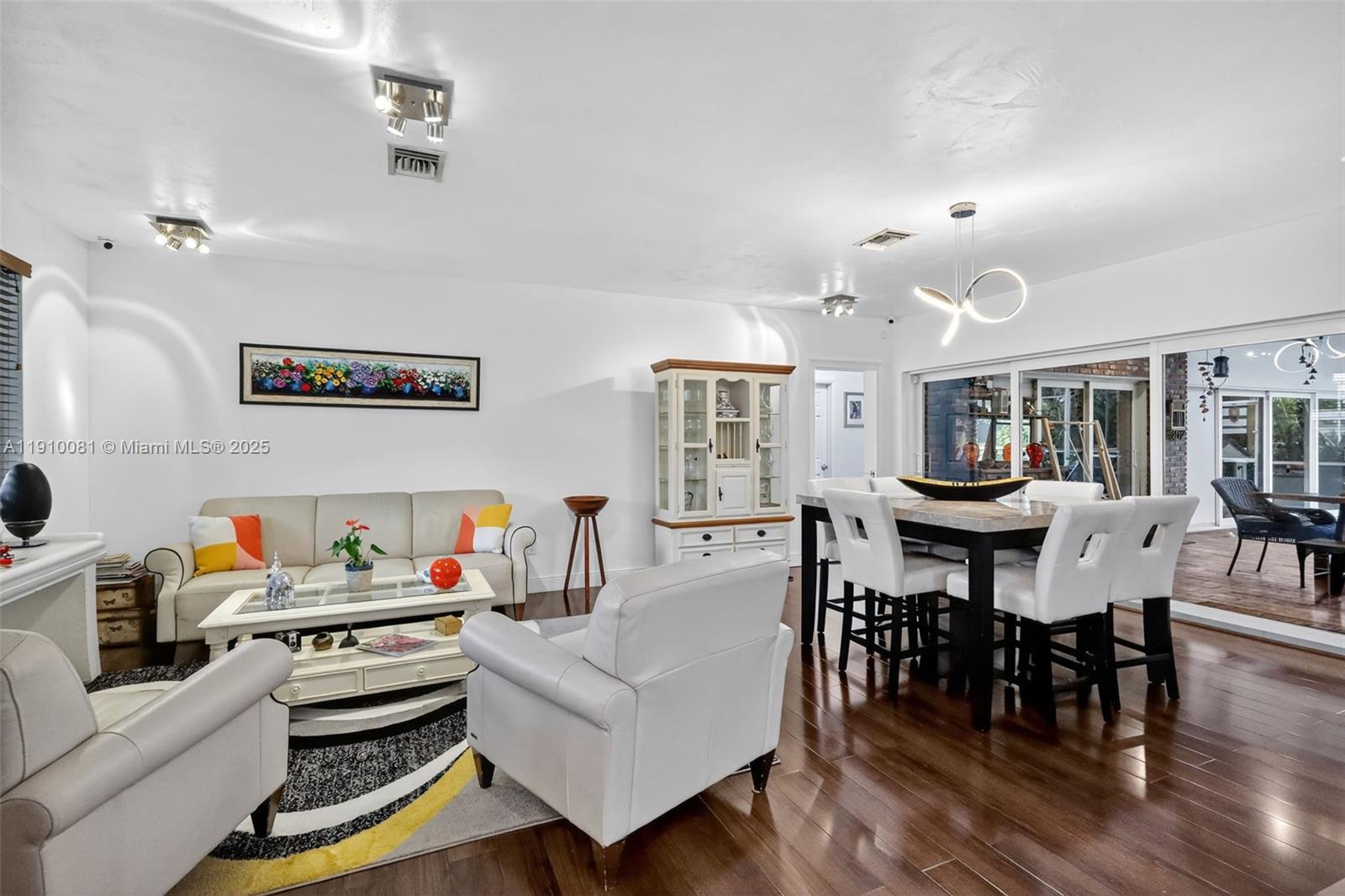 HIGHLAND OAKS - Residential